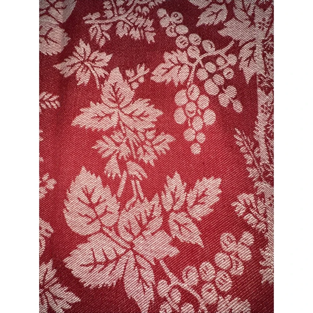 Vintage Martha Stewart Everyday Floral Red/white‎ Tablecloth69x52in